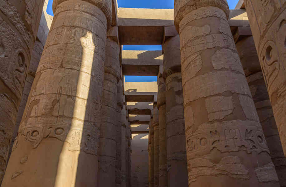 Egipto 060 - Luxor - Templo de Karnak - Sala Hipóstila.jpg